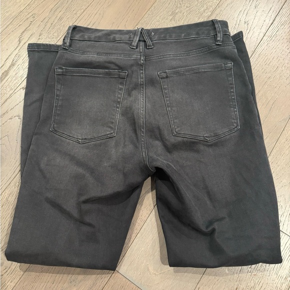 Good American Good Legs Crop 6/28 Black Faded Jeans - Picture 3 of 4